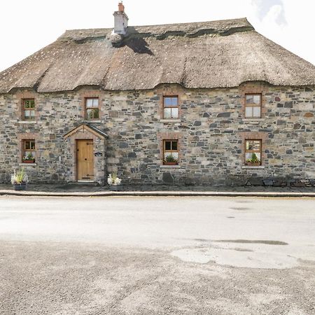 An Maide Ban Vila Cootehill Exterior foto