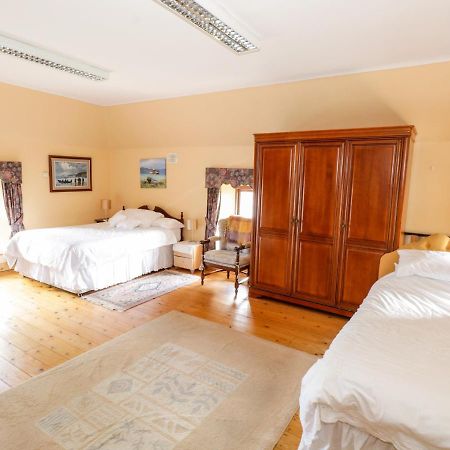 An Maide Ban Vila Cootehill Exterior foto