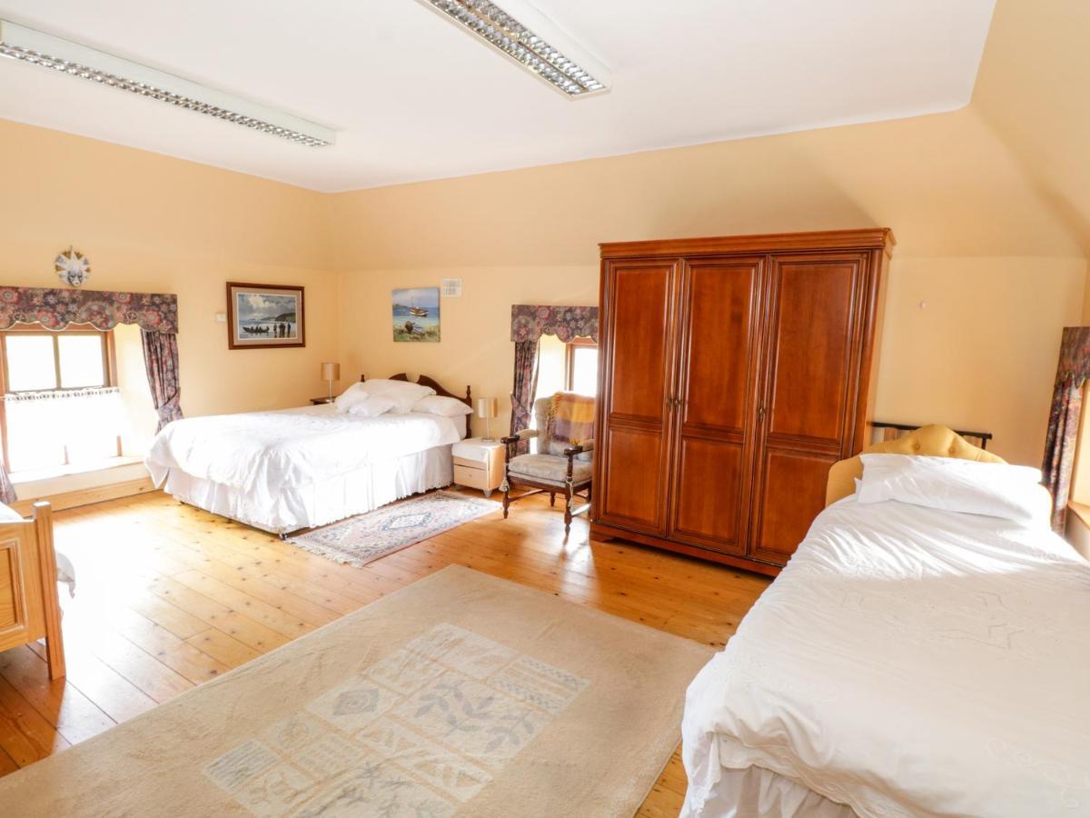 An Maide Ban Vila Cootehill Exterior foto