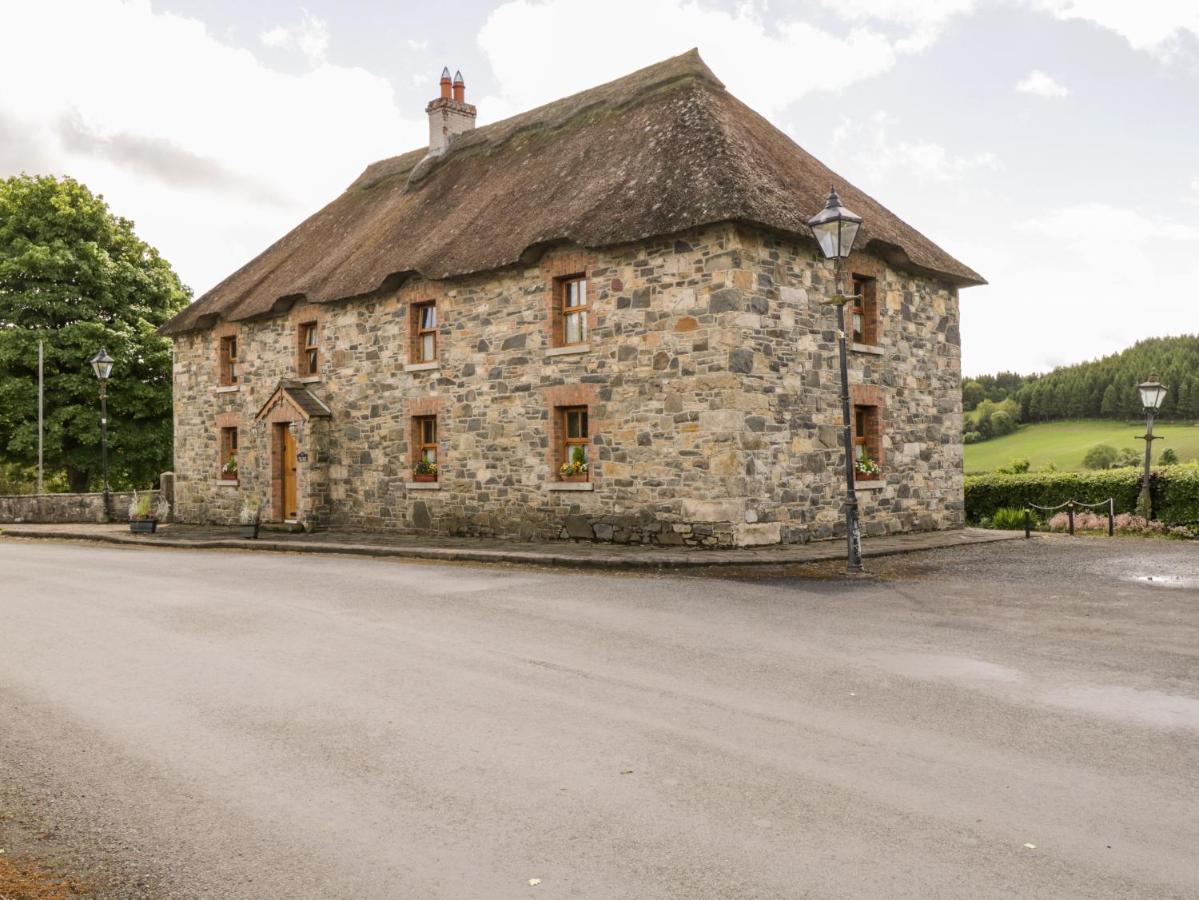 An Maide Ban Vila Cootehill Exterior foto
